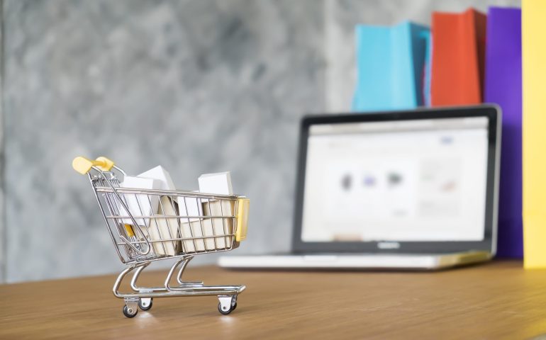 scatola di mercato ordinamento elettronico cesto negozio